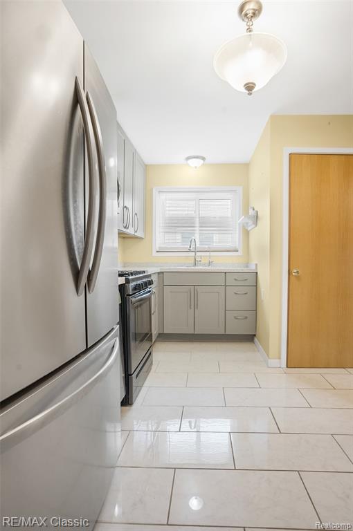 7218 Sterling, Center Line, MI 48015 — Photo 7