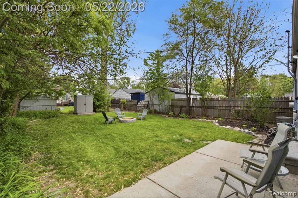 645 E Barrett Avenue E, Madison Heights, MI 48071 — Photo 12