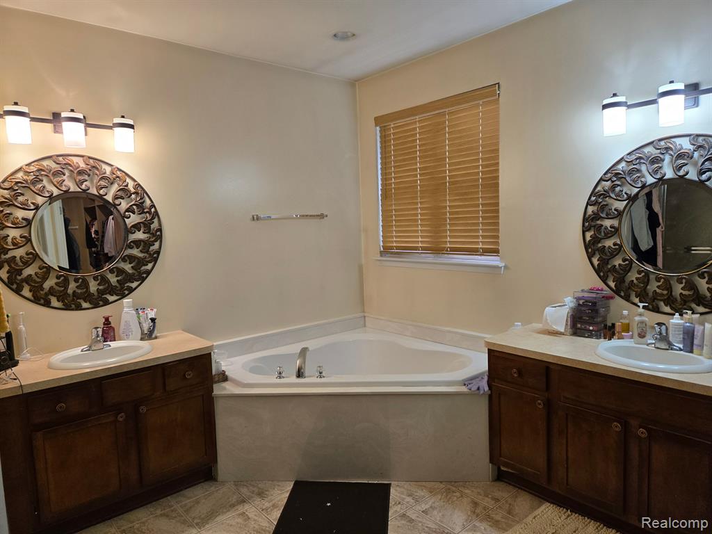 6798 LOON HOLLOW Court, Ypsilanti, MI 48197 — Photo 23