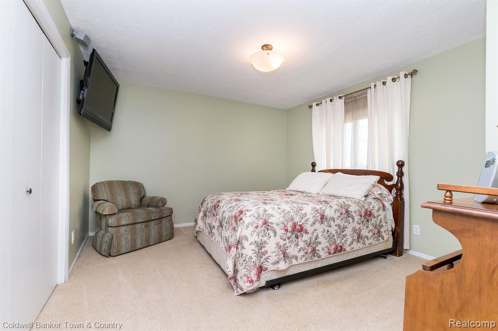 11702 TODDS Lane, Whitmore Lake, MI 48189 — Photo 15
