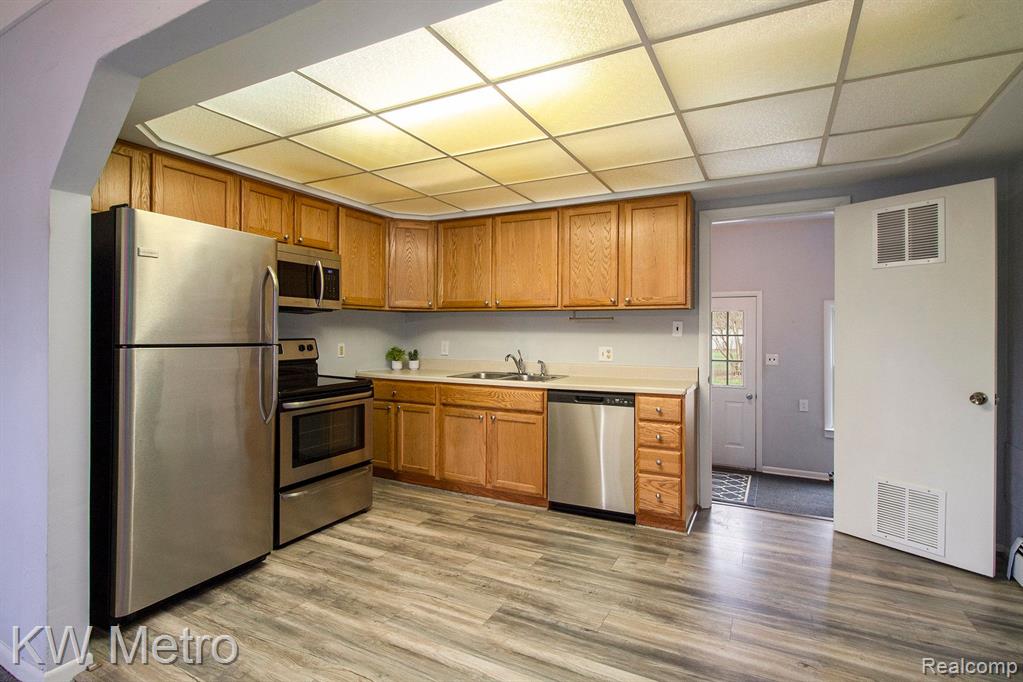4644 ROCHESTER Road, Royal Oak, MI 48073 — Photo 6