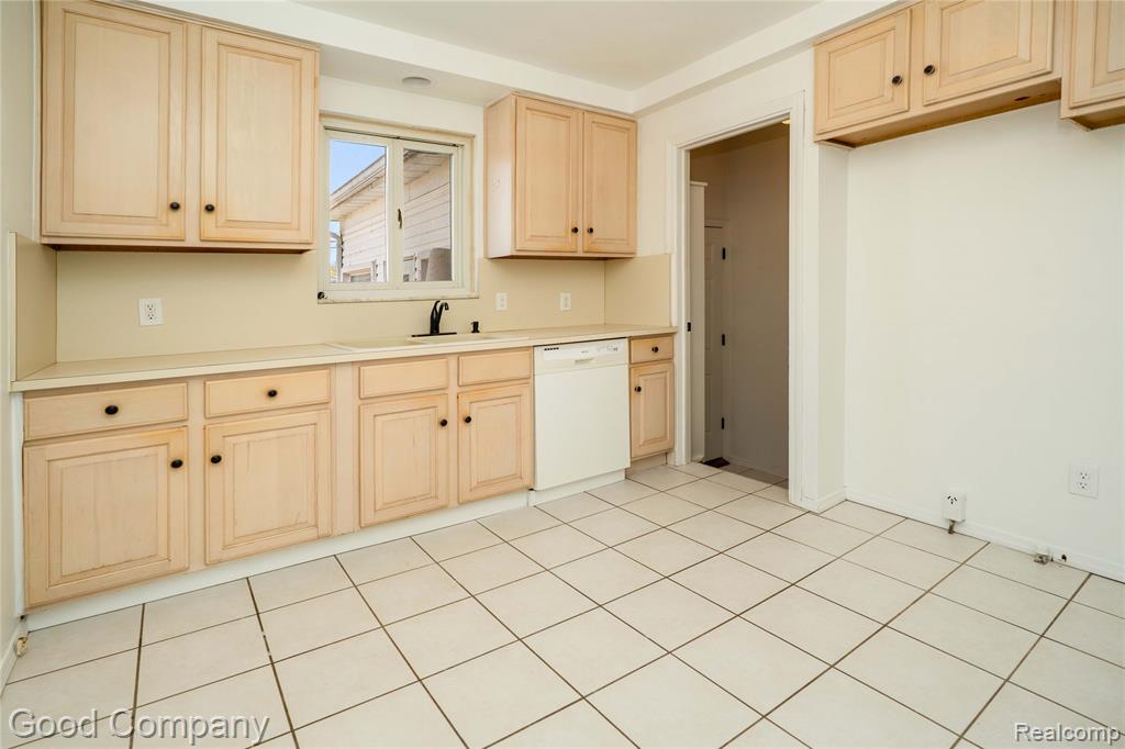 19915 Shady Lane Avenue, Saint Clair Shores, MI 48080 — Photo 3