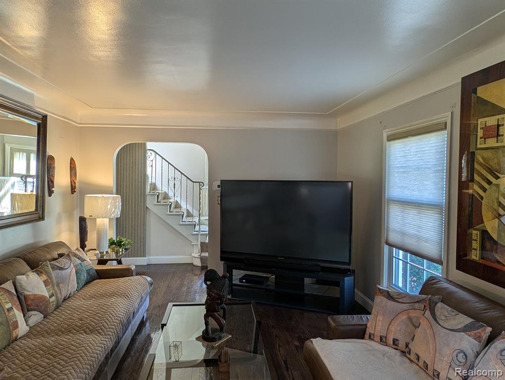 9864 E OUTER Drive, Detroit, MI 48224 — Photo 8