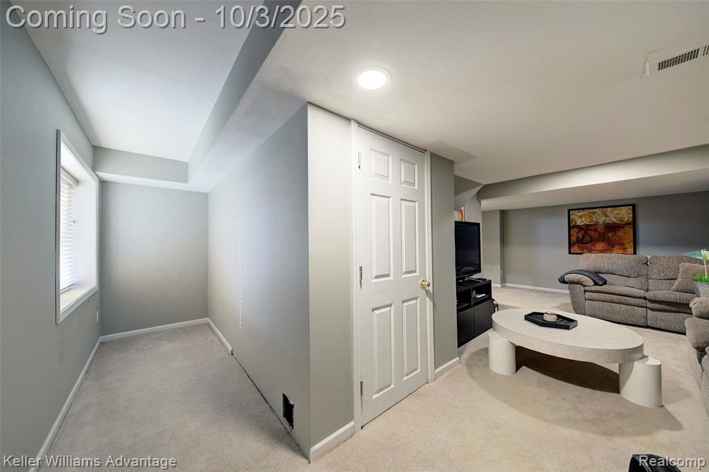 988 Calpernia, Wixom, MI 48393 — Photo 45