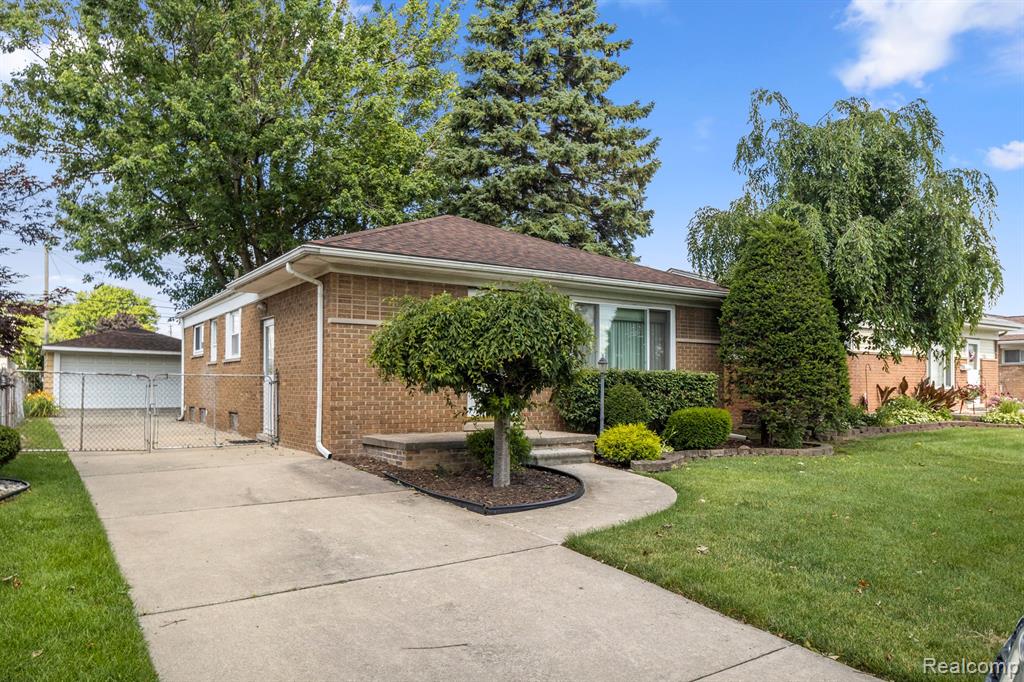 8708 HURON Street, Taylor, MI 48180 — Photo 4