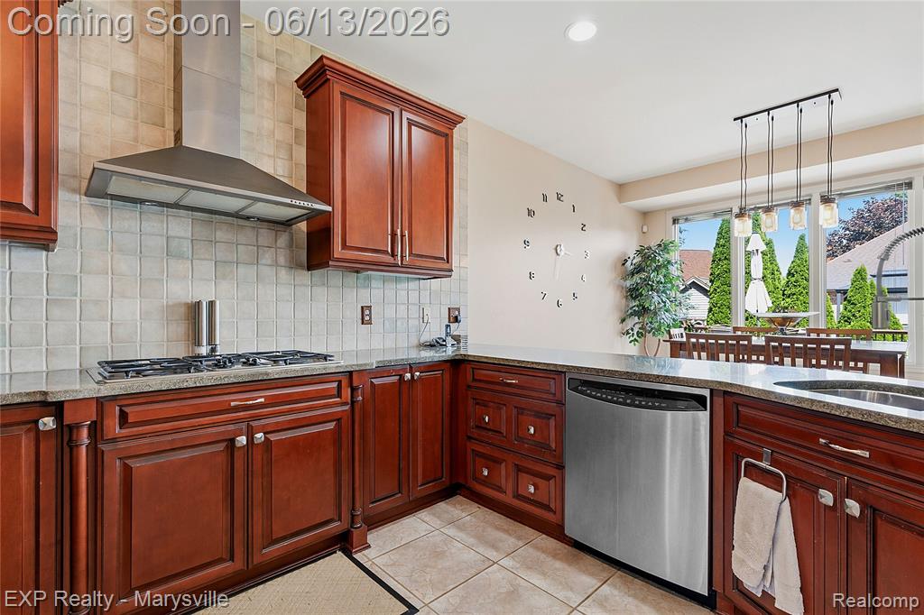 53146 Michael Drive, New Baltimore, MI 48047 — Photo 10
