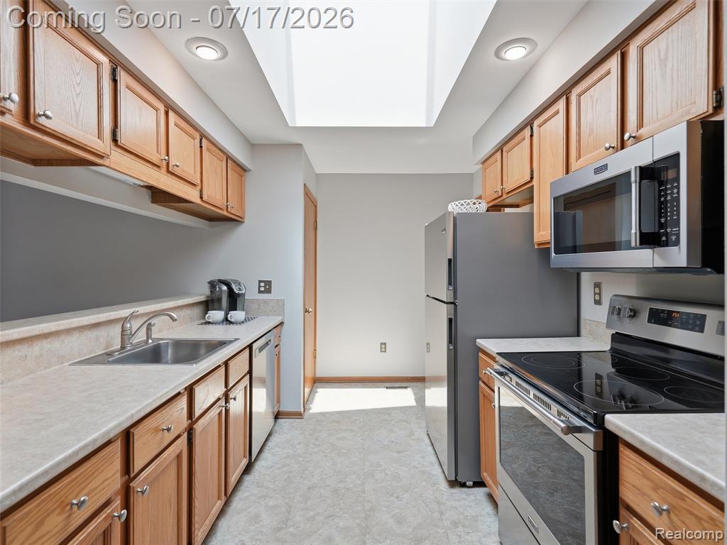 49139 Conway Court, 25, Utica, MI 48315 — Photo 16
