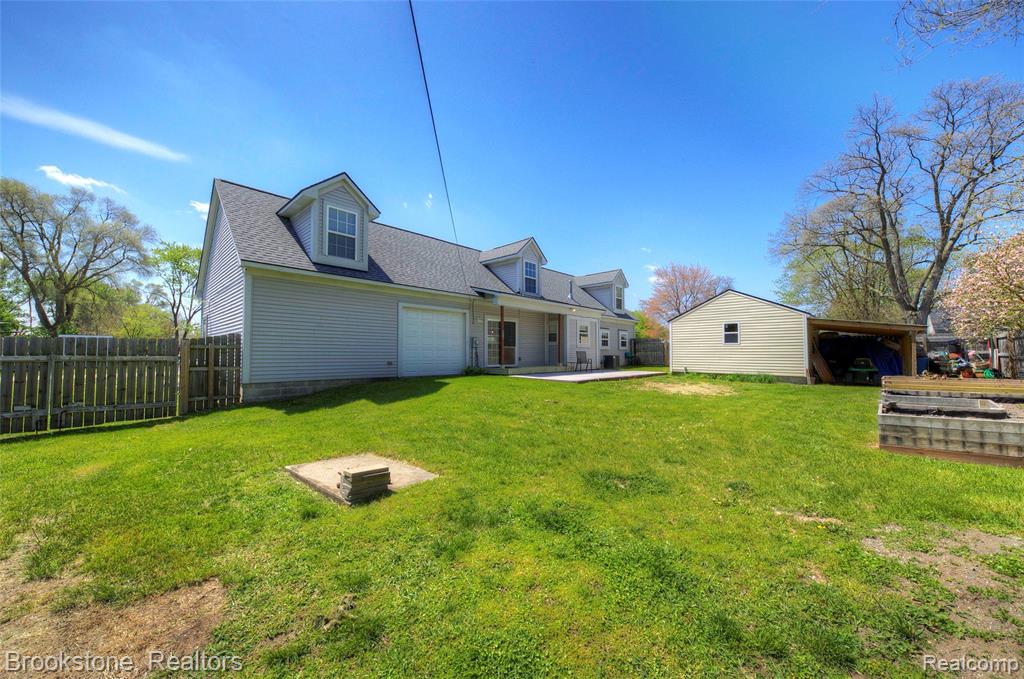 4458 Seeden Street, Waterford, MI 48329 — Photo 11