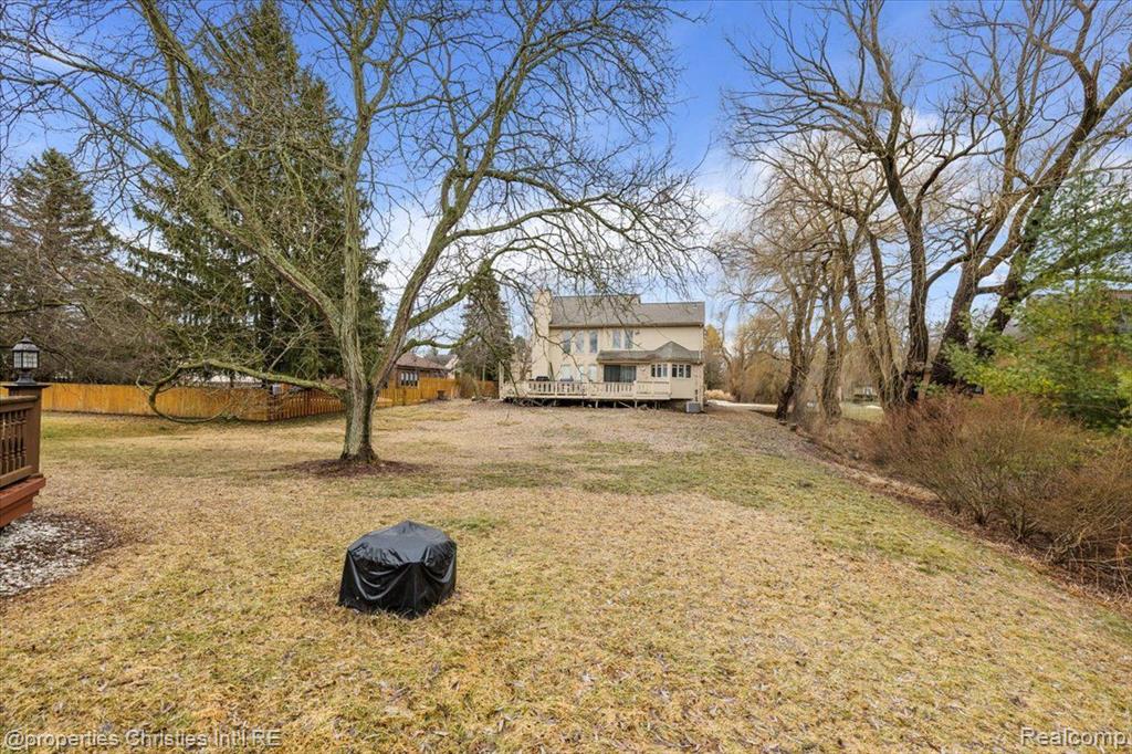 8241 LAKE PINE Drive, Commerce Twp, MI 48382 — Photo 60