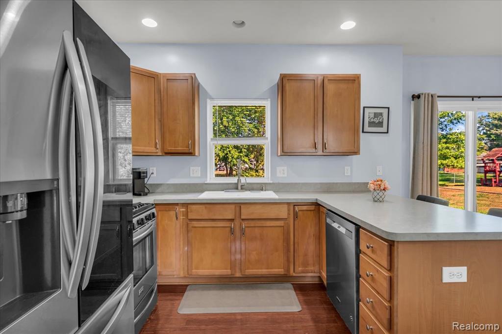 6600 Doyon Drive S, Waterford, MI 48327 — Photo 8