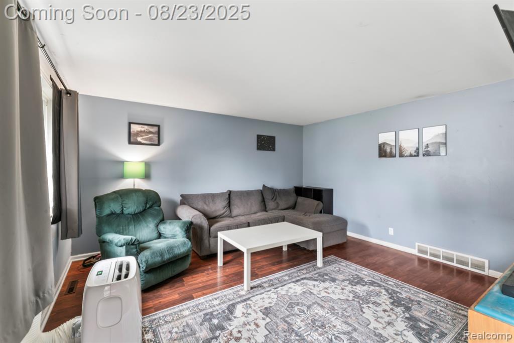 5443 Mancelona Drive, Grand Blanc, MI 48439 — Photo 2