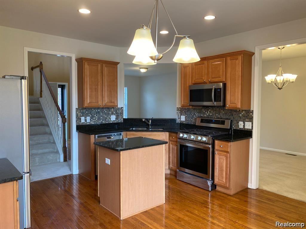 49691 COURTYARD Lane, Canton, MI 48188 — Photo 13