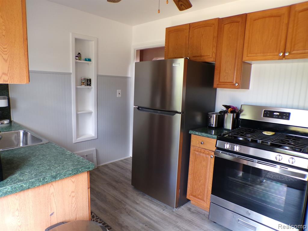 4140 ACADEMY Street, Dearborn Heights, MI 48125 — Photo 18