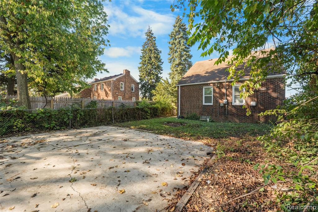 8614 Robson Street, Detroit, MI 48228 — Photo 31