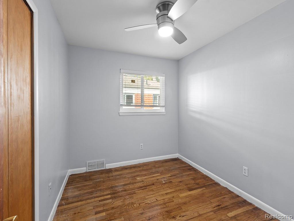 6435 Centralia Street, Dearborn Heights, MI 48127 — Photo 11