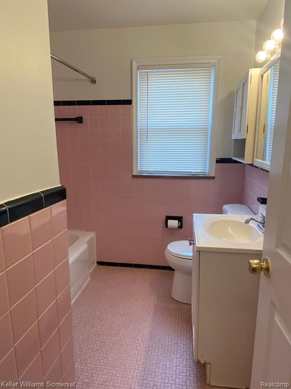 8662 PAIGE Avenue, Warren, MI 48089 — Photo 12