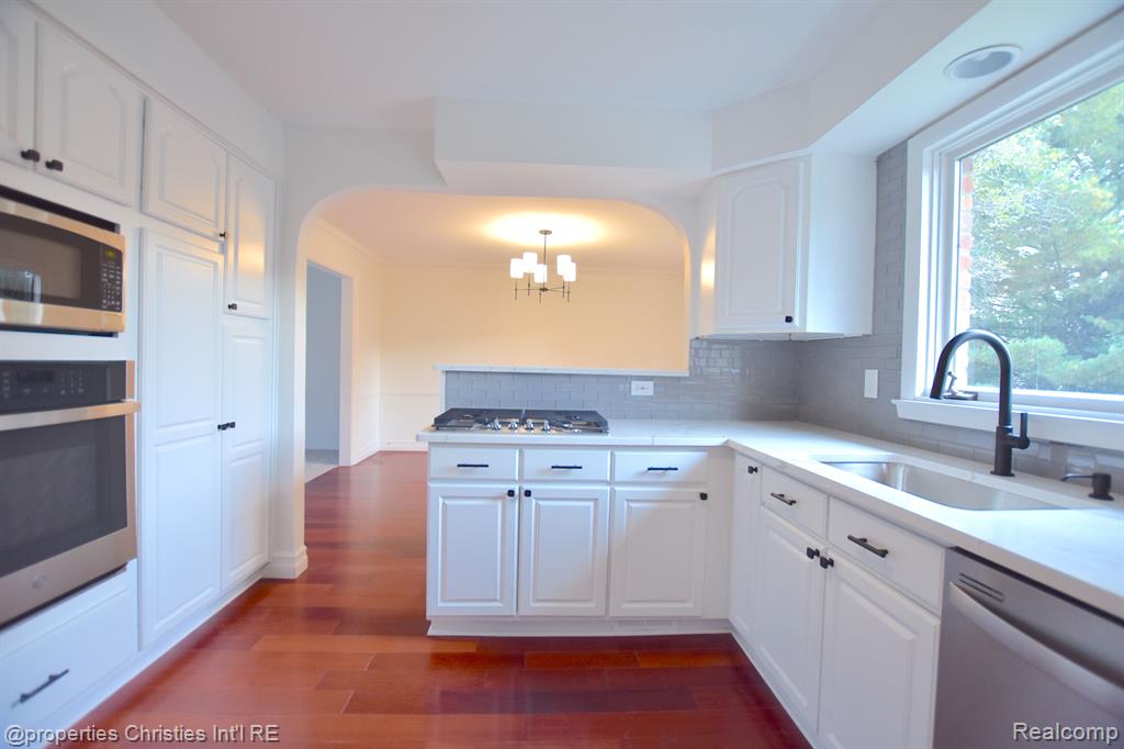 4217 COVERED BRIDGE Road, Bloomfield Hills, MI 48302 — Photo 15