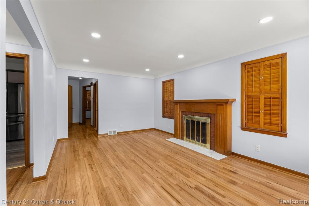 6658 MILLER Boulevard, Dearborn, MI 48126 — Photo 2