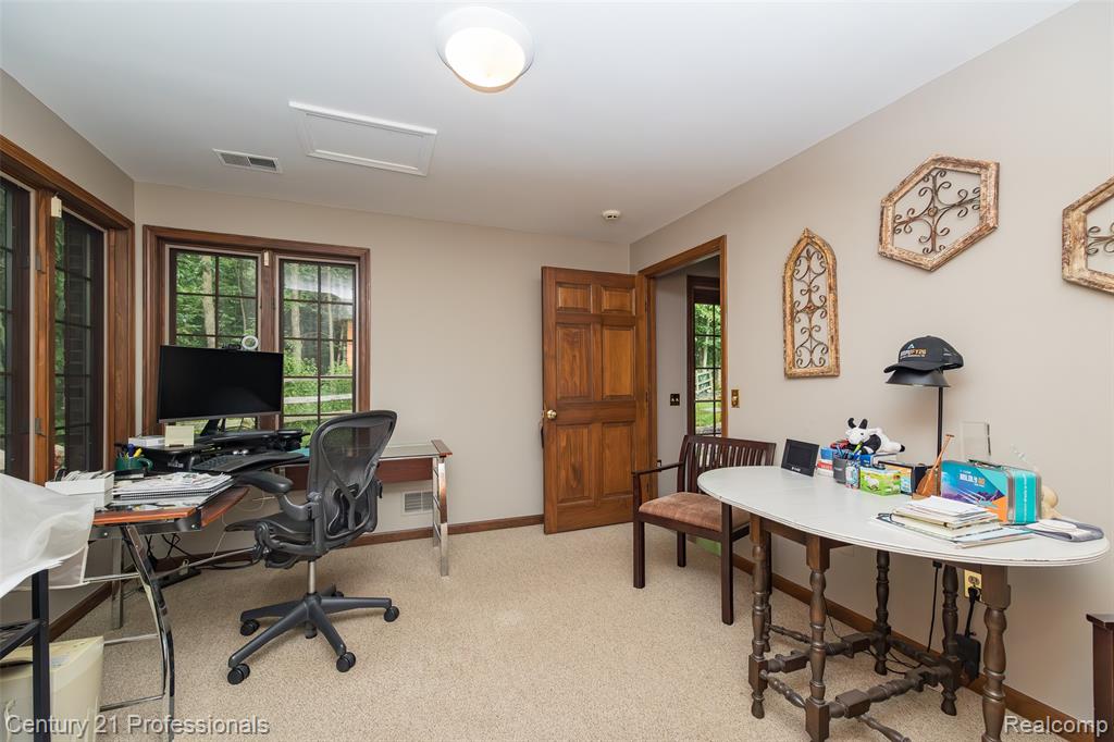 9200 Fox Hollow Road, Clarkston, MI 48348 — Photo 34