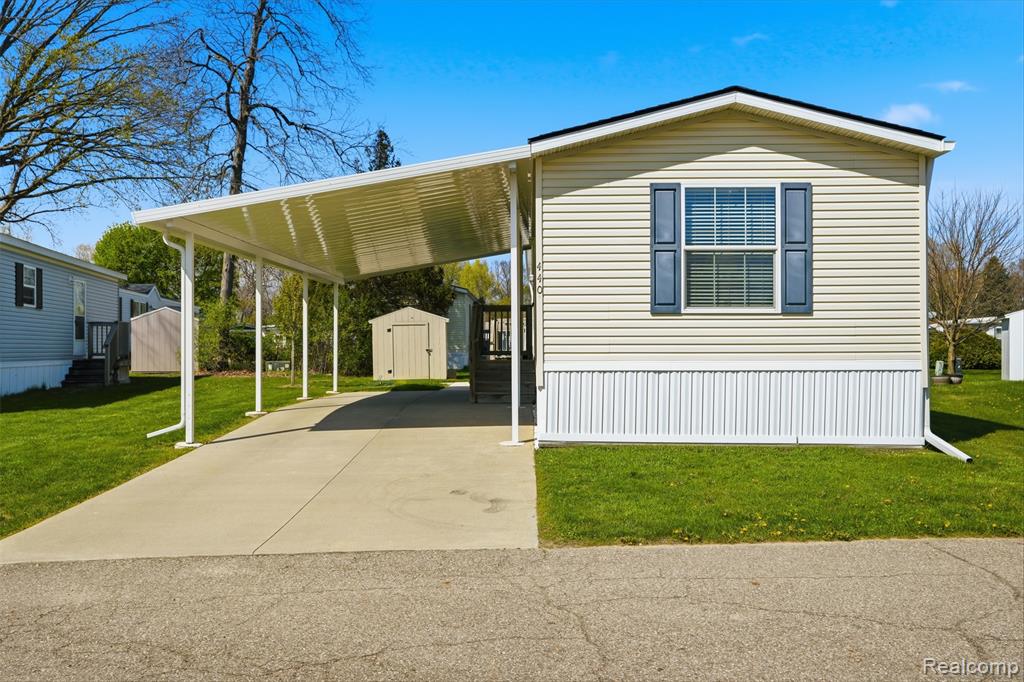 440 Flamingo Street, Rochester Hills, MI 48309 — Photo 2