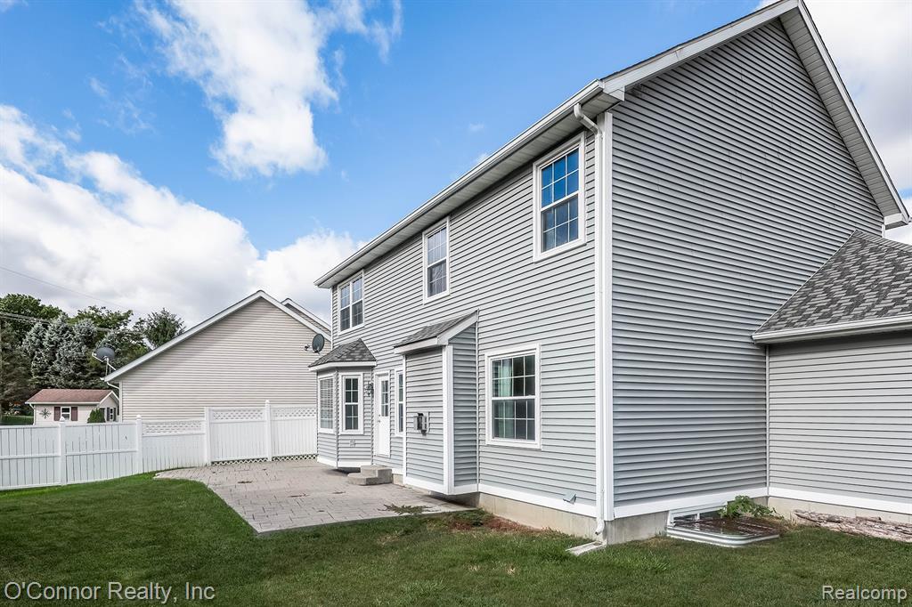 955 Covington, Marysville, MI 48040 — Photo 33