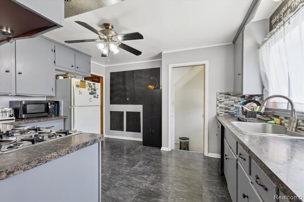 995 Moran Avenue, Lincoln Park, MI 48146 — Photo 17