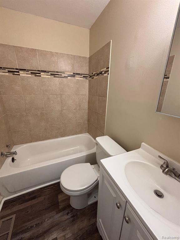 8119 Essex Avenue, Warren, MI 48089 — Photo 9