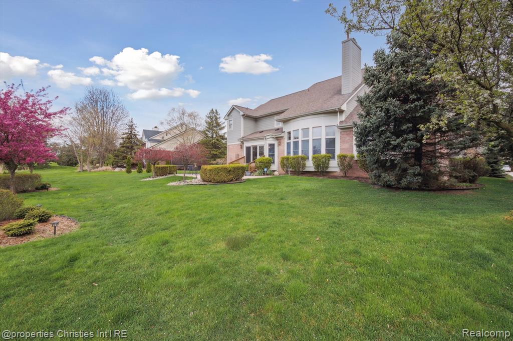 45653 TOURNAMENT Drive N, Northville, MI 48168 — Photo 75