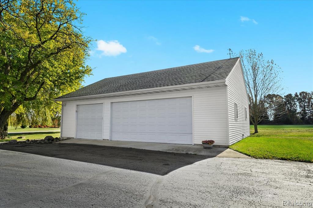 2795 N Burkhart Road, Howell, MI 48855 — Photo 3