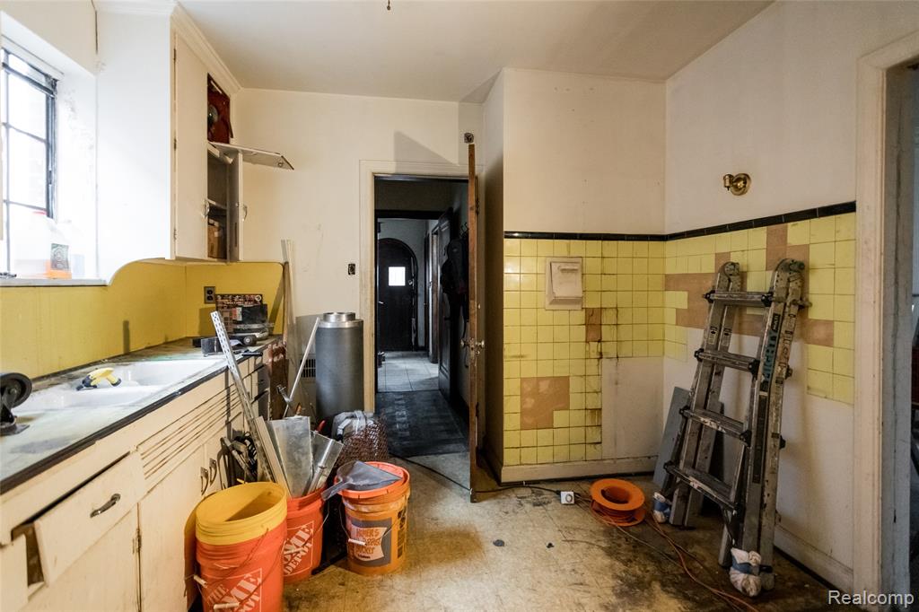 16766 Greenlawn Street, Detroit, MI 48221 — Photo 11