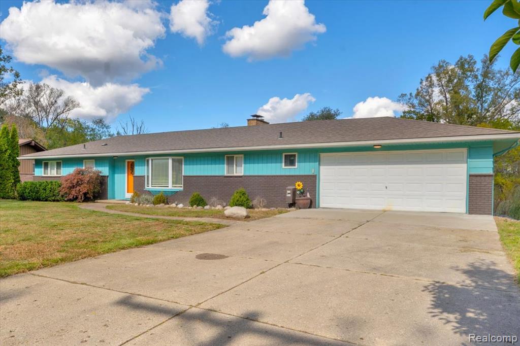 6710 Laurelton, Clarkston, MI — Photo 2
