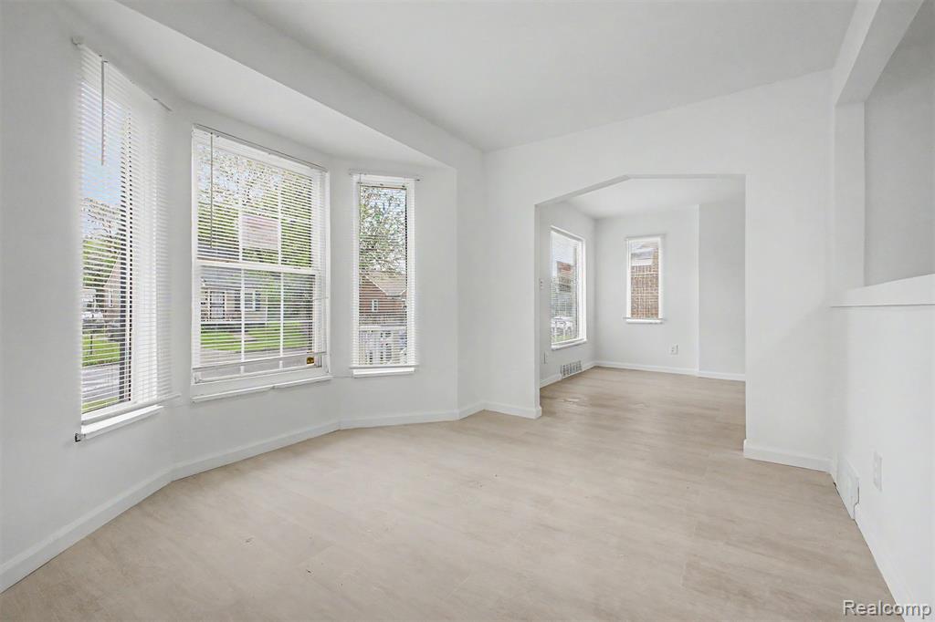8849 Whitcomb Street, Detroit, MI 48228 — Photo 10