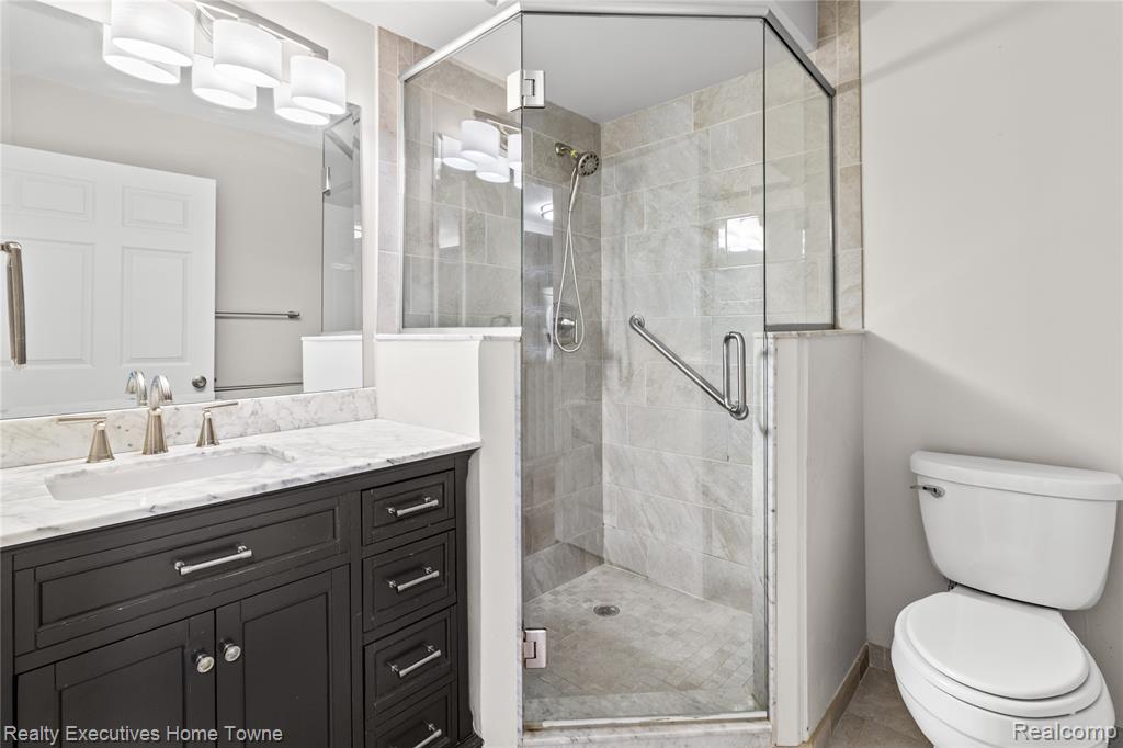 929 Country Club Drive, Saint Clair Shores, MI 48082 — Photo 7