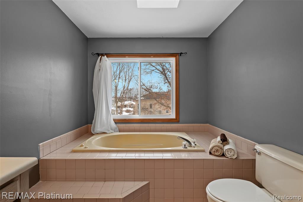 506 Foxfire Drive, Howell, MI 48843 — Photo 26