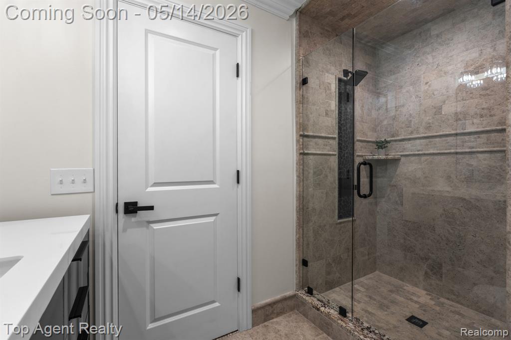 6739 White Pine Court, Bloomfield Hills, MI 48301 — Photo 24