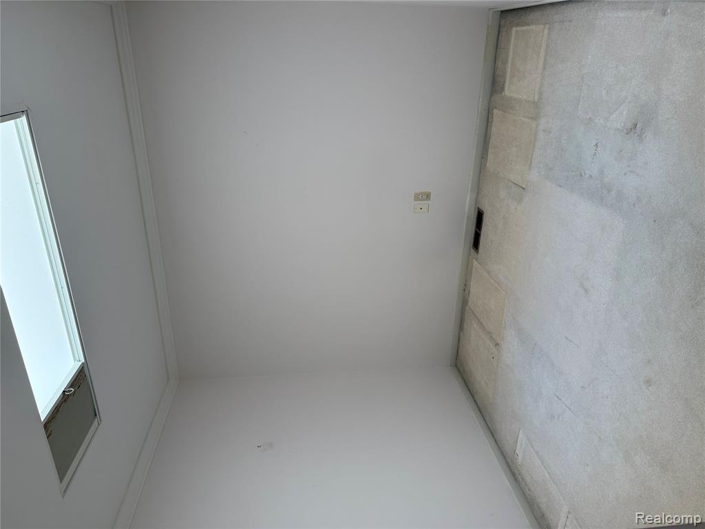 7411 N Farmington Road, Westland, MI — Photo 18