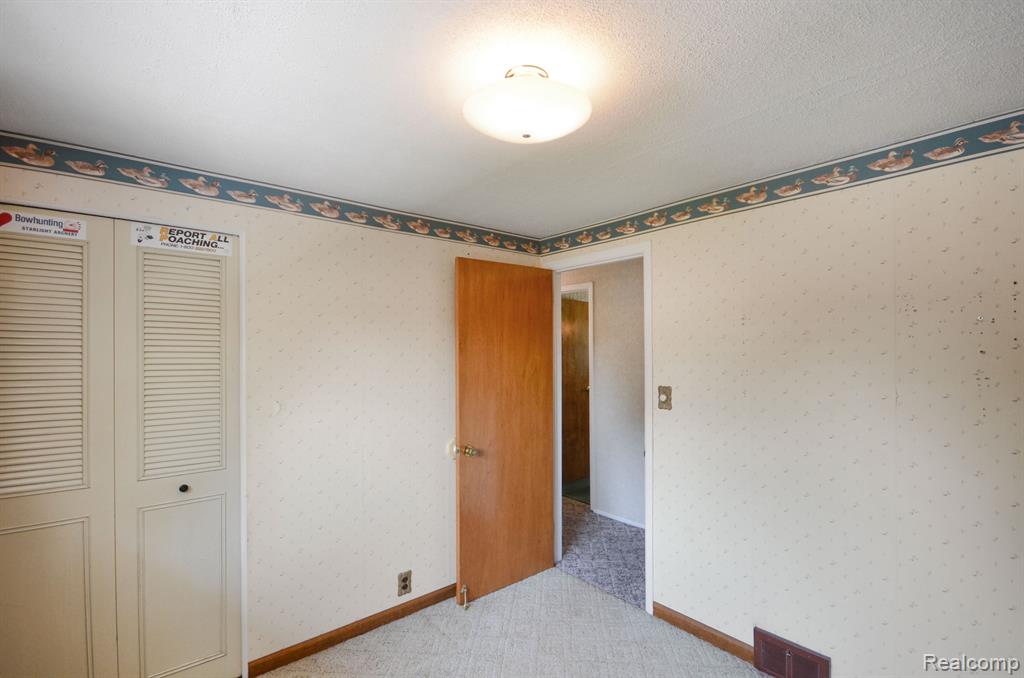 40509 Irval Drive, Sterling Heights, MI 48313 — Photo 17