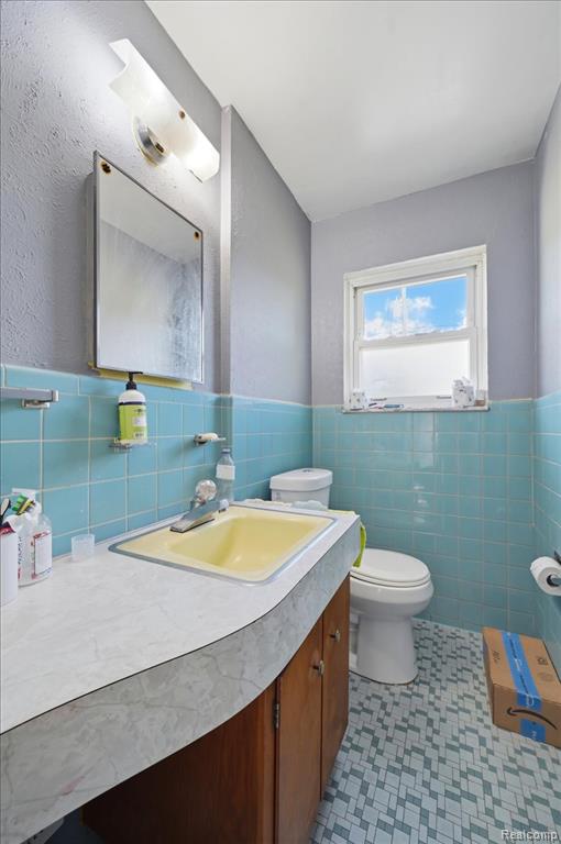 8565 POTOMAC Street, Center Line, MI 48015 — Photo 11