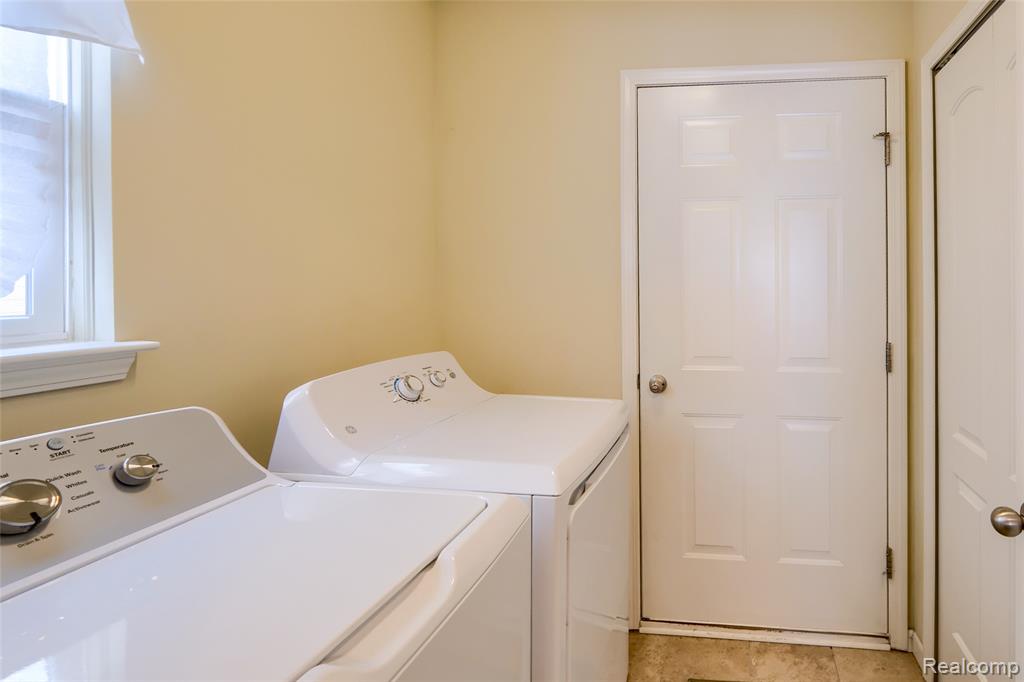 4503 Cross Creek Boulevard, Burton, MI 48509 — Photo 22