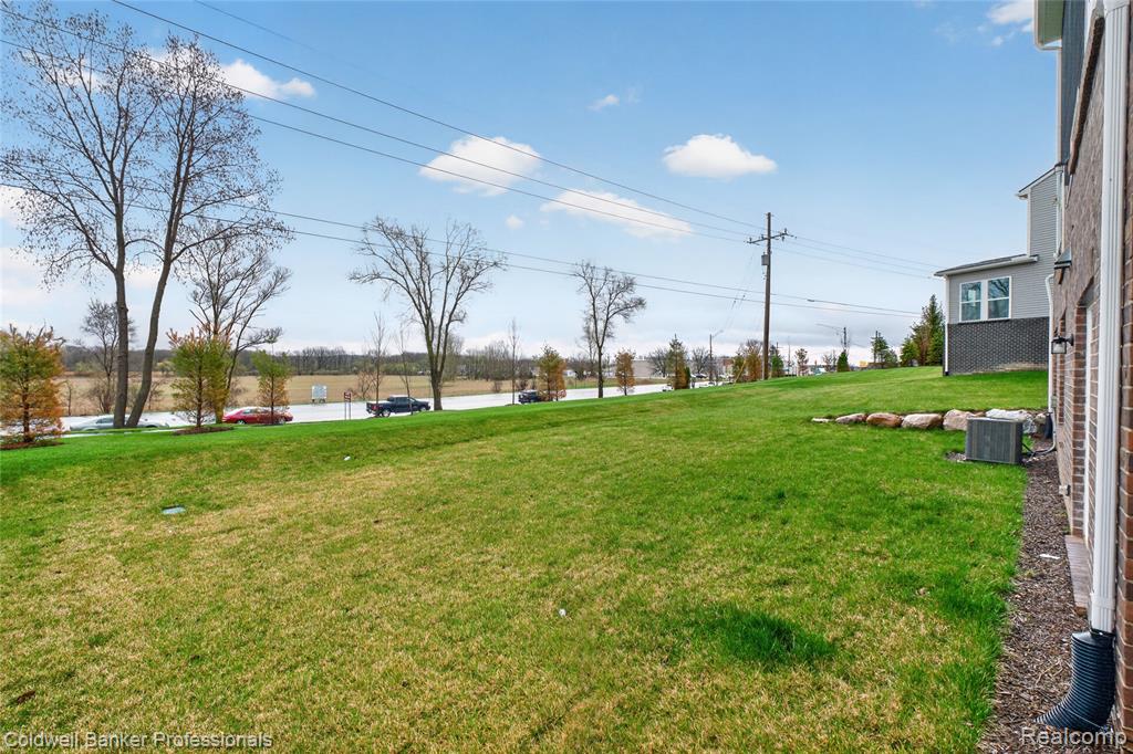 4813 Marquette Drive, Milford, MI 48381 — Photo 37
