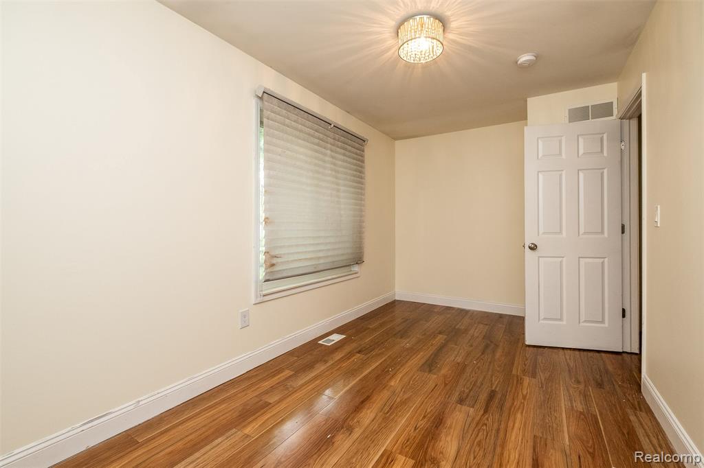 6733 ARDSLEY Drive, Canton, MI 48187 — Photo 23
