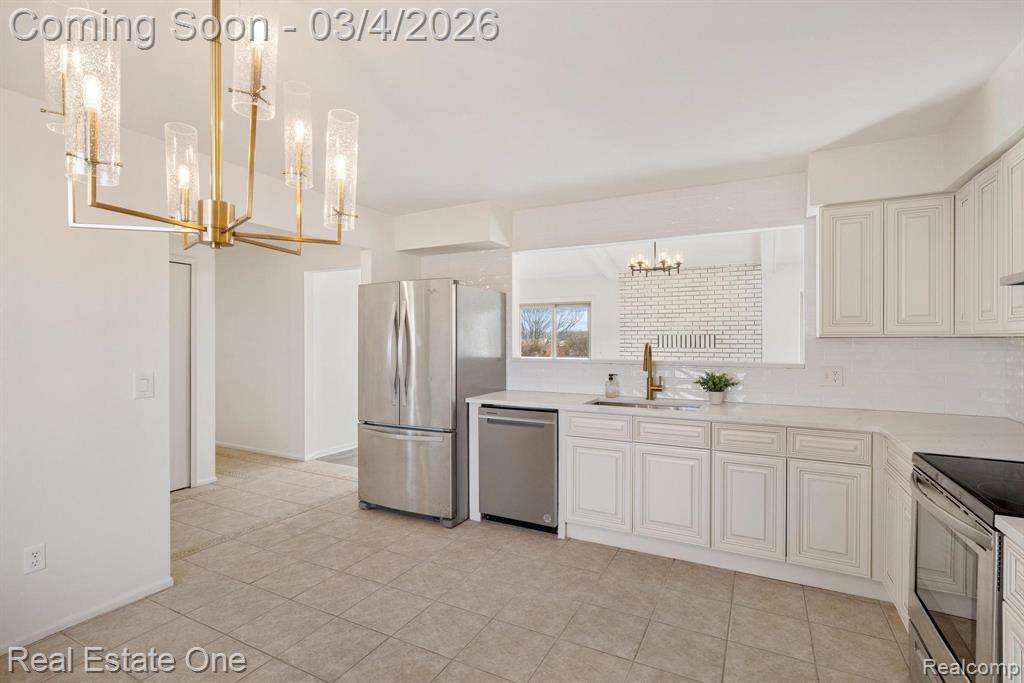 41146 Justin Drive, Clinton Twp, MI 48038 — Photo 9