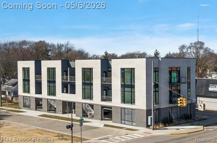 110 Austin Avenue, 203, Royal Oak, MI 48067