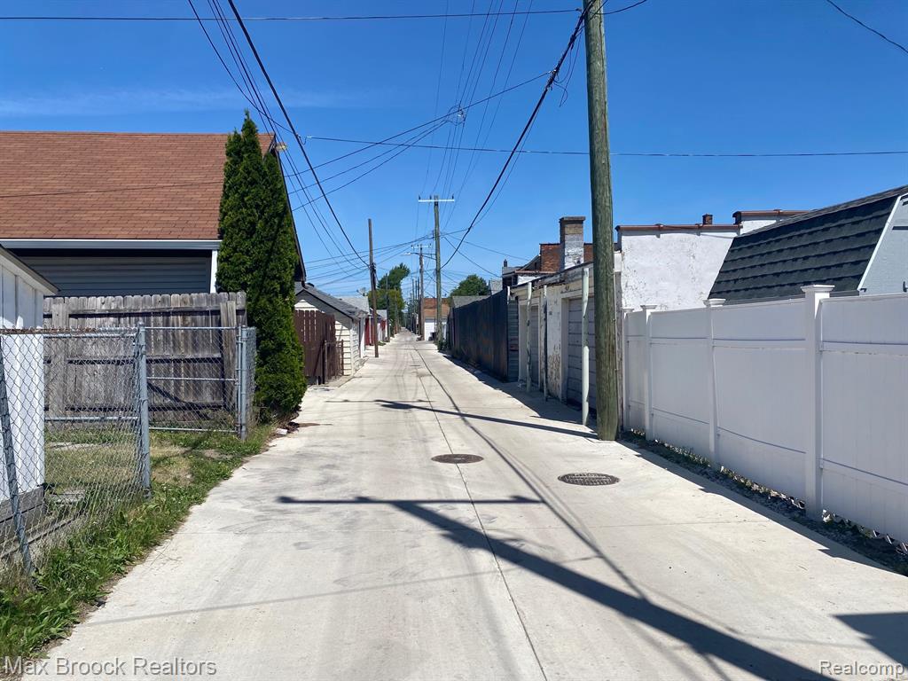 11809 Conant Street, Hamtramck, MI 48212 — Photo 12