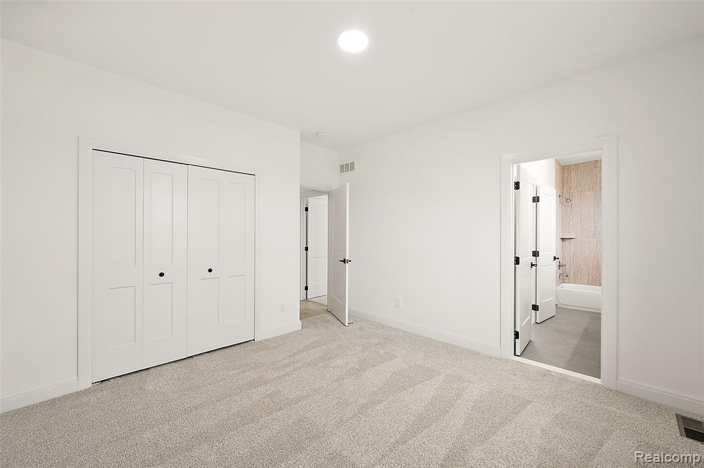 28324 Nadia Lane, New Baltimore, MI 48047 — Photo 45