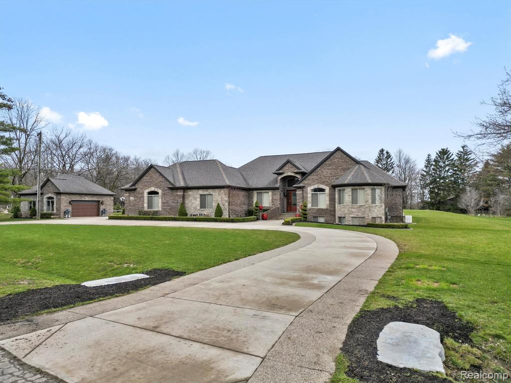 3960 HARVEST CREEK Court, Rochester, MI 48306 — front exterior