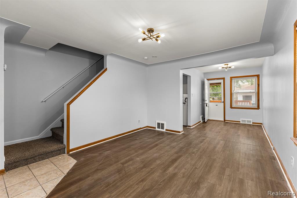 6918 Manor Street, Dearborn, MI 48126 — Photo 8