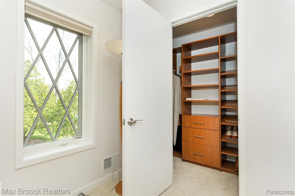 5681 SHORE Drive, Orchard Lake Village, MI 48324 — Photo 41