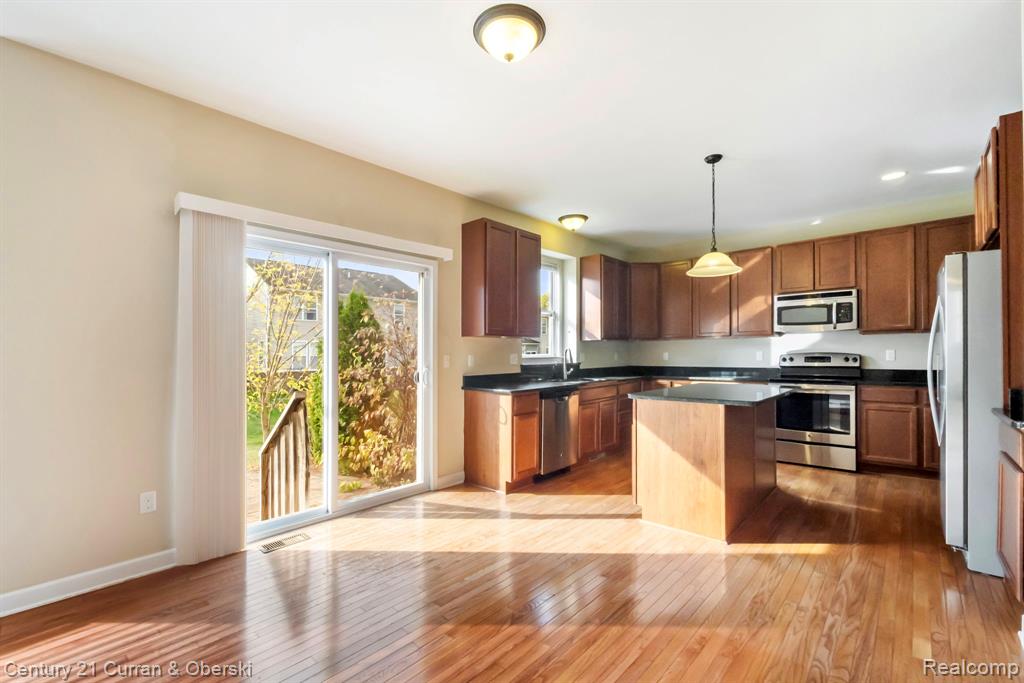51207 Brompton, Novi, MI — Photo 22