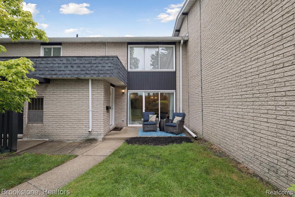 8721 Kennedy Circle North, 4, Warren, MI 48093 — Photo 6